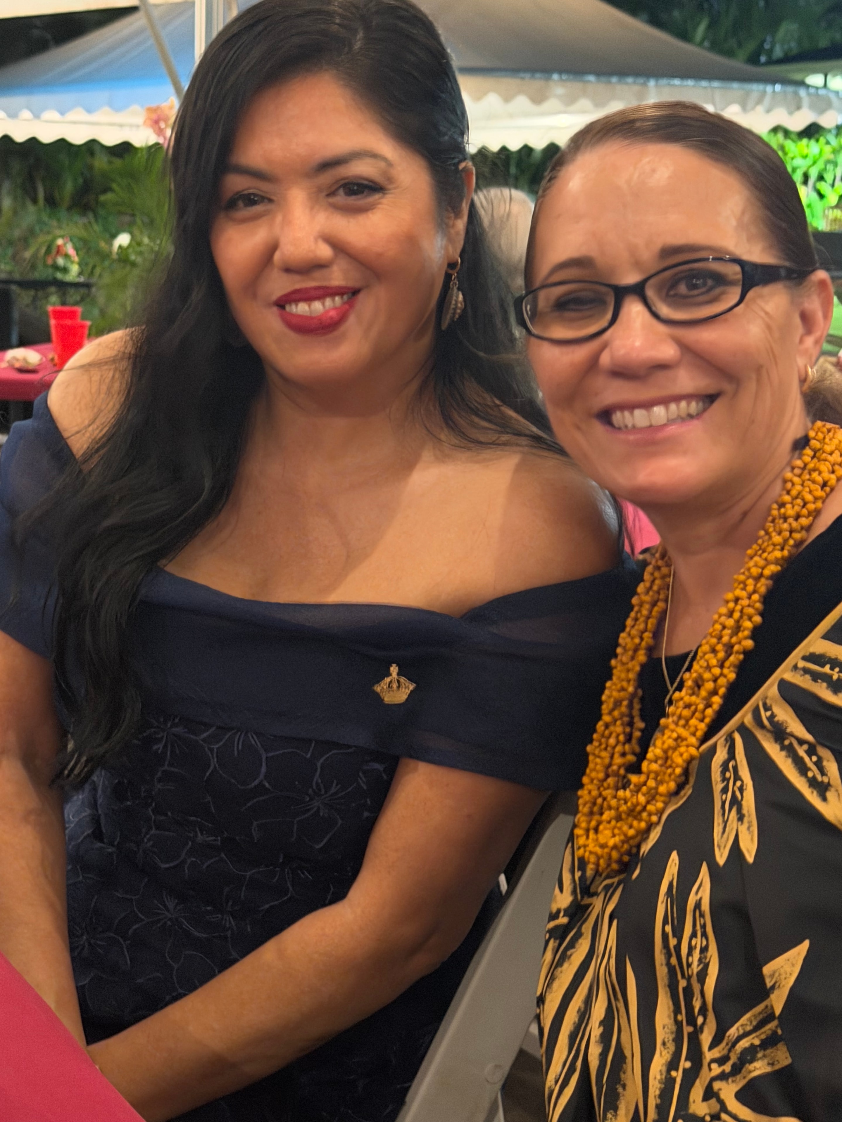 Elizabeth Laanui and Kahelelani Alohikea-Smith at the Papa Aliʻi convention dinner